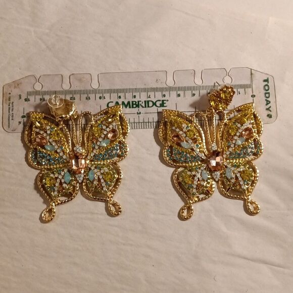 Akira Mega Statement Rhinestone And Gold Butterfly Post Earrings - Picture 6 of 8